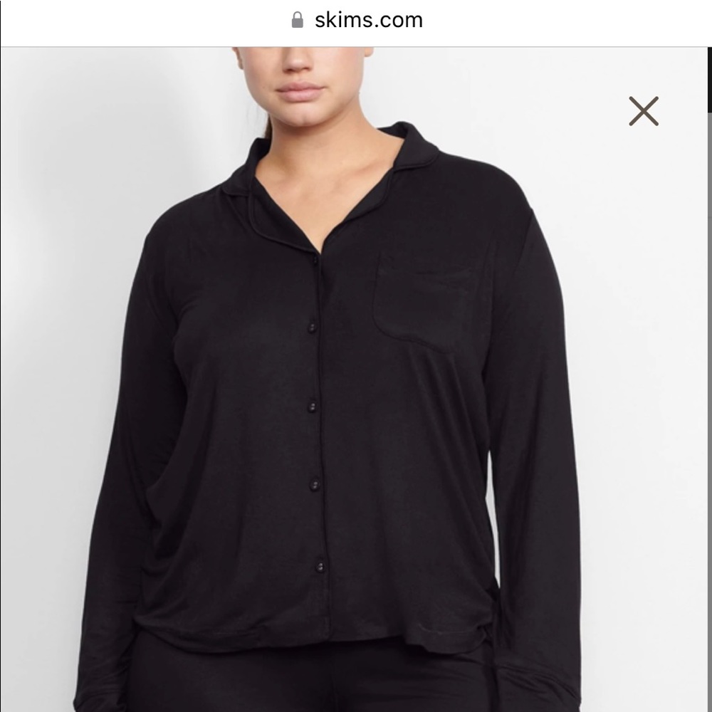 🆕 SKIMS Sleep button up top NWT